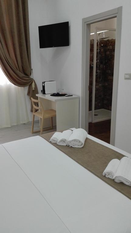 Brilliant Camere Trieste Luaran gambar